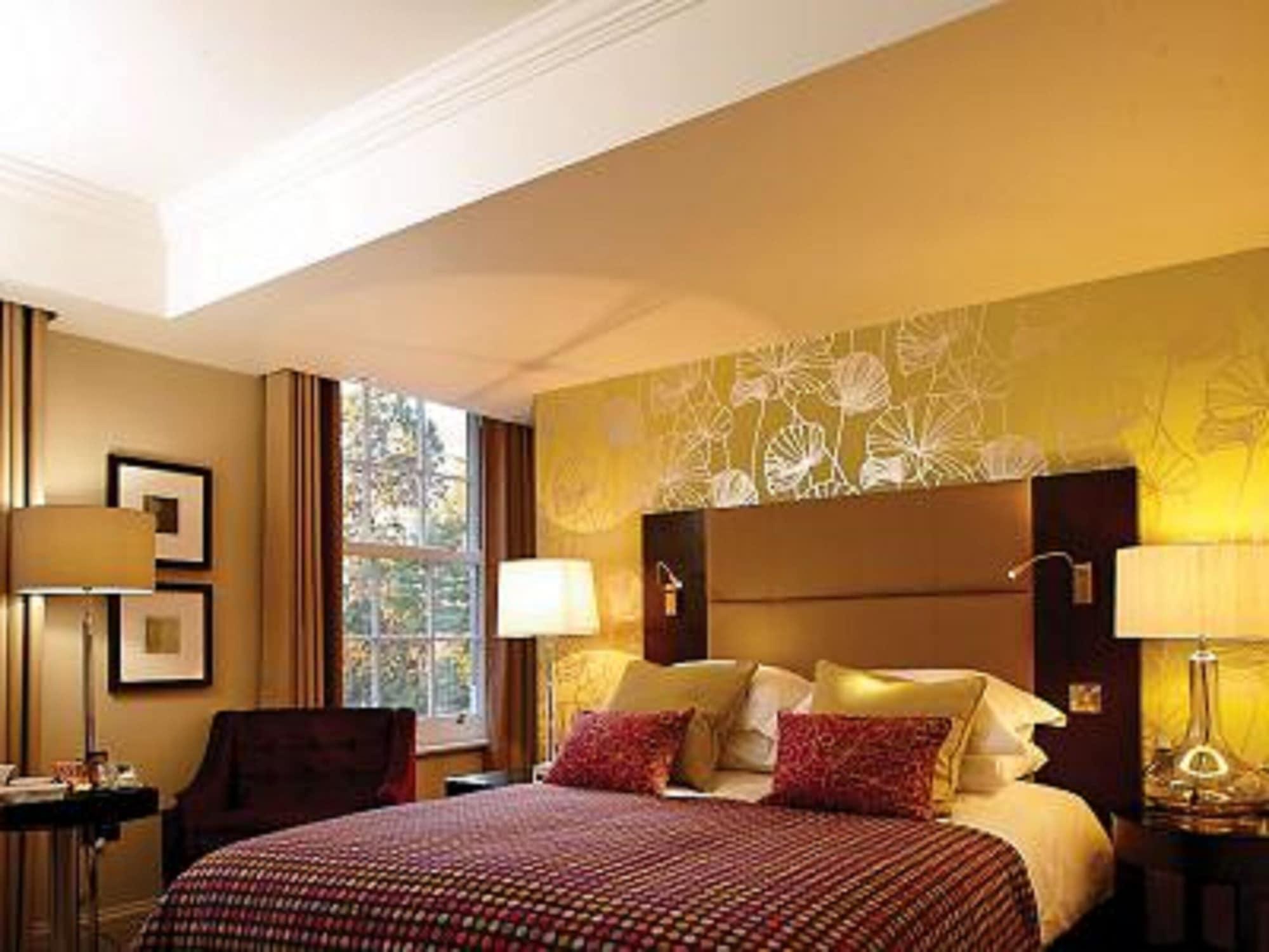 The Lensbury Resort Teddington Bagian luar foto