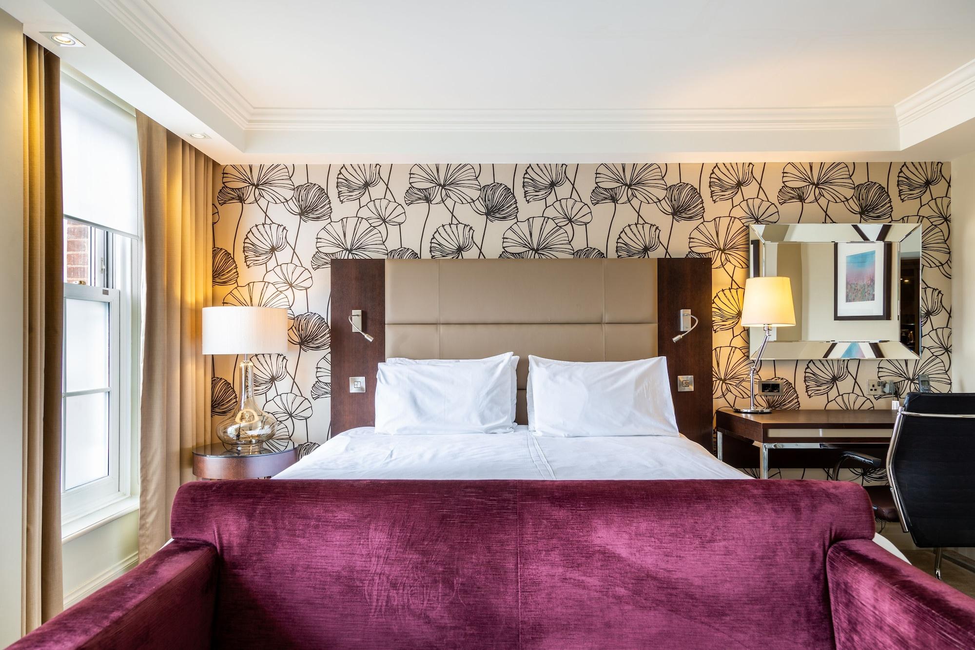 The Lensbury Resort Teddington Bagian luar foto
