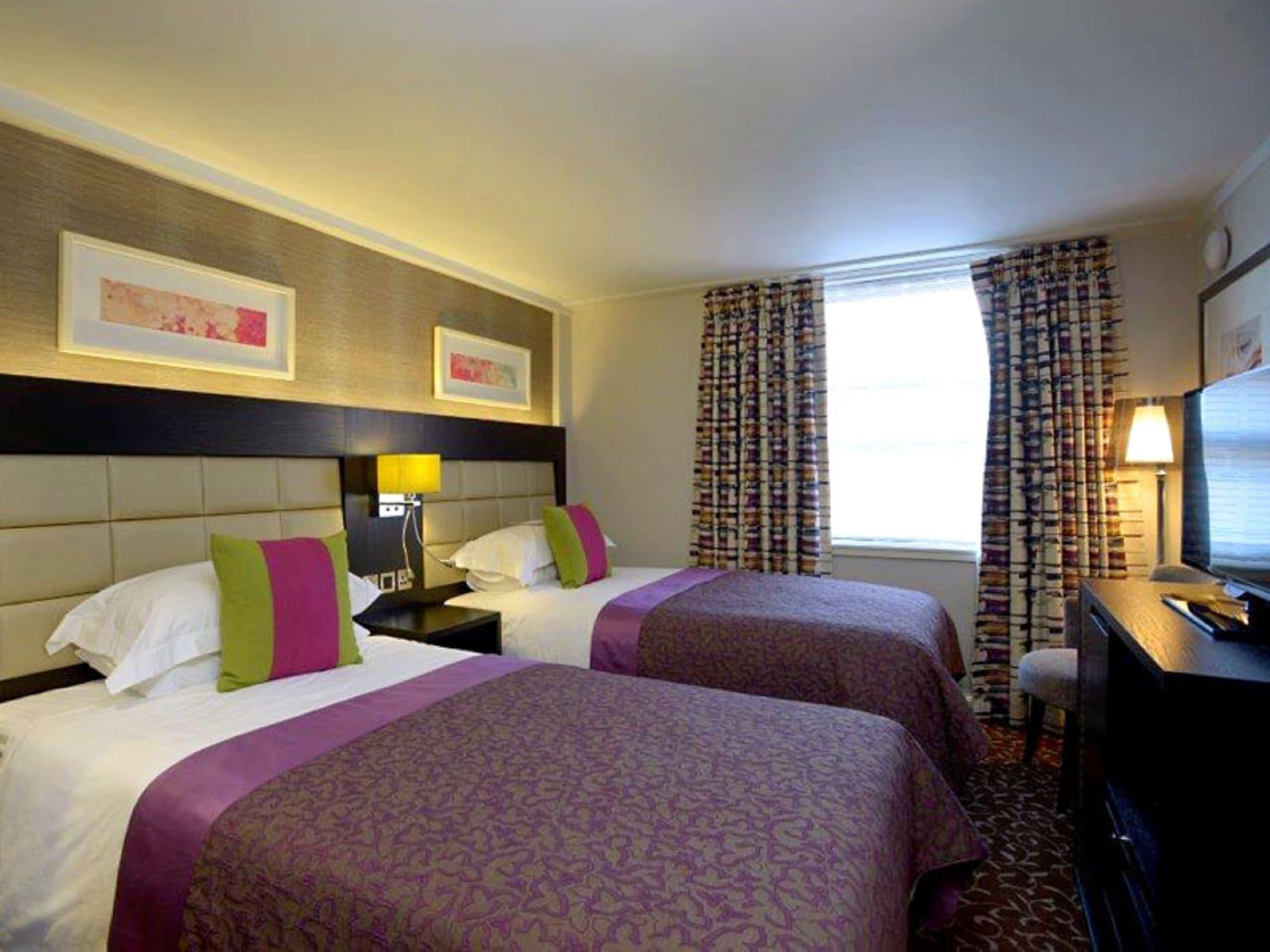 The Lensbury Resort Teddington Bagian luar foto