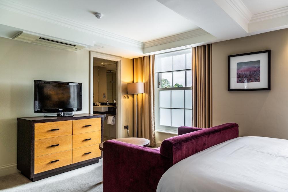 The Lensbury Resort Teddington Bagian luar foto