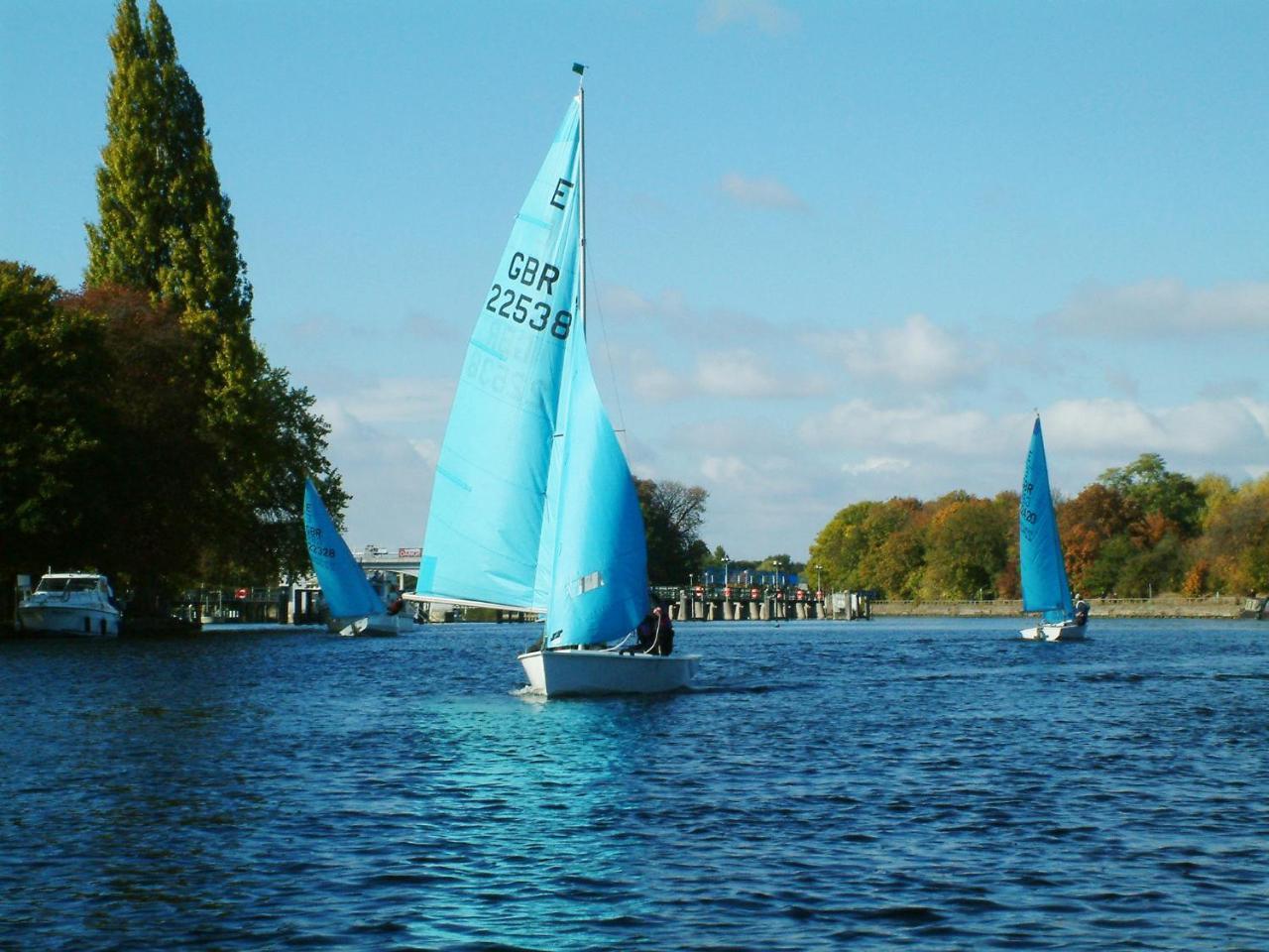 The Lensbury Resort Teddington Bagian luar foto